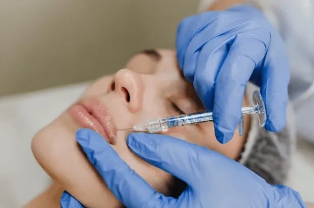 تزریق ژل بهتر است یا چربی ؟