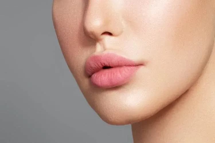 ژل لب مدل عروسکی