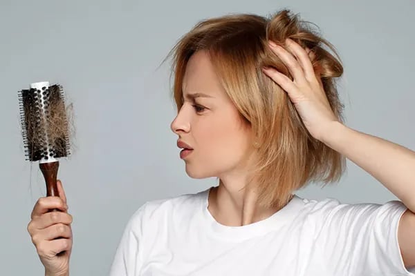 تاثیر استرس و بیماری کرونا روی ریزش مو