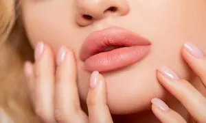  ژل لب مدل عروسکی 